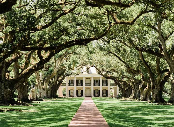Staying at Oak Alley Plantation in Louisiana • The Blonde Abroad