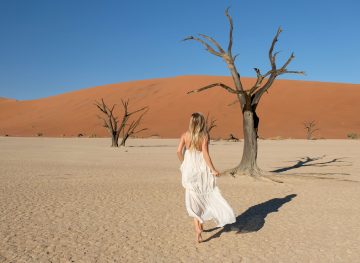 blonde in deadvlei