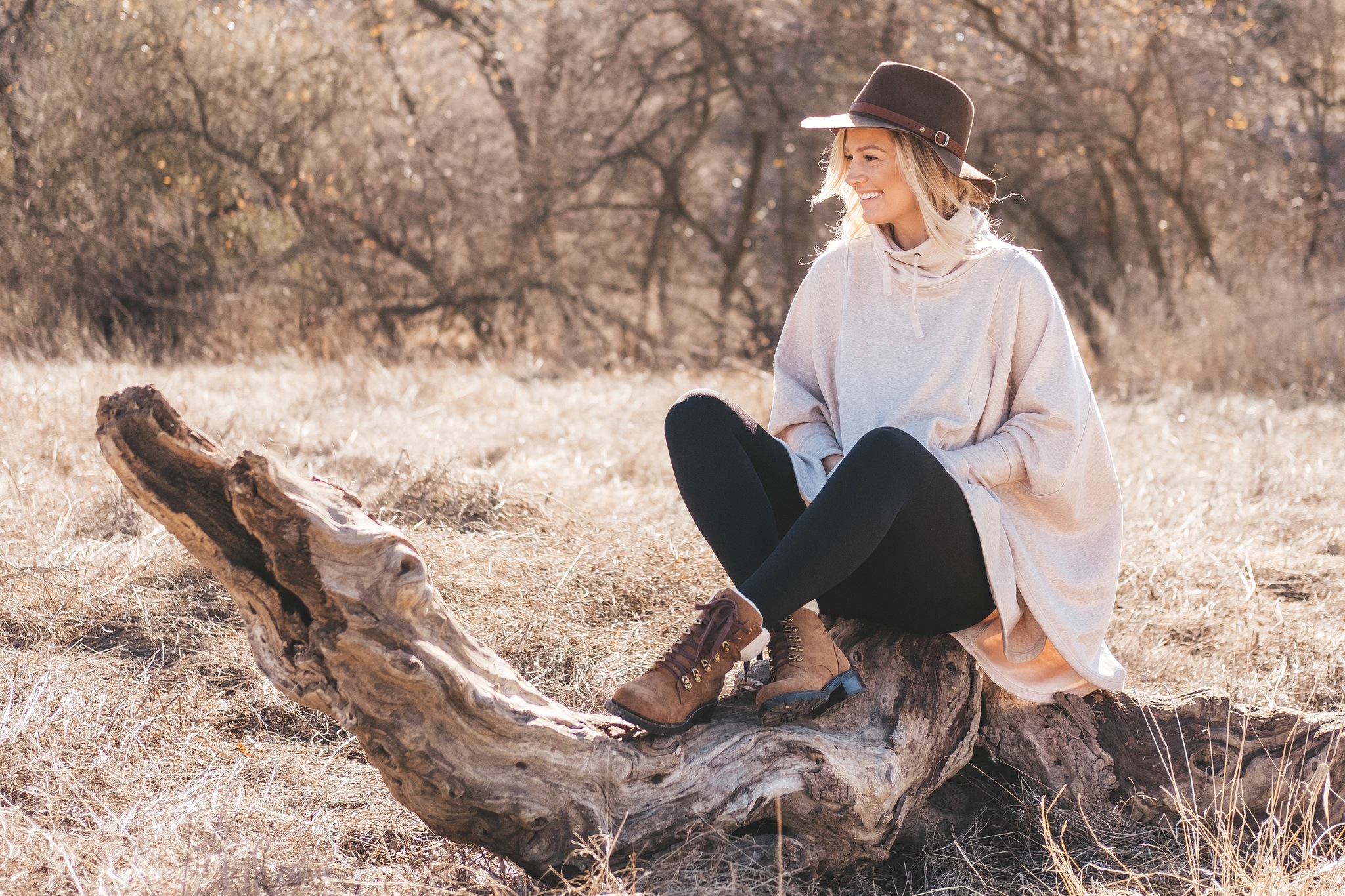 Best Poncho Travel Outfit