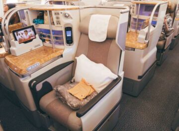 Emirates Business Class Flight from Dubai to Los Angeles