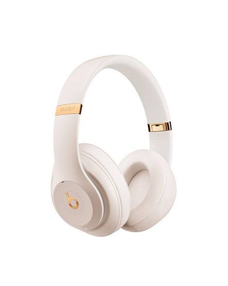 https://www.theblondeabroad.com/wp-content/uploads/2018/07/Beats-HeadPhones-470x590.jpg