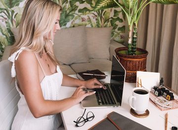 The Ultimate Guide to Office Essentials for Working From Home • The Blonde  Abroad