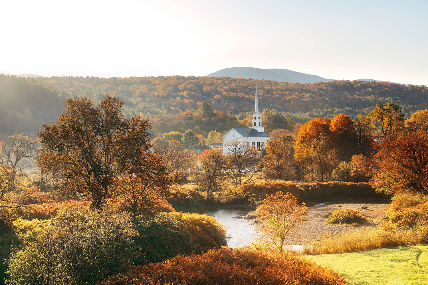 stowe vermont church fall leaves autumn best destinations usa