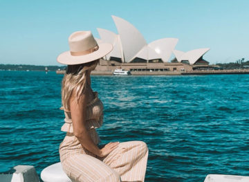 sydney opera house blonde girl