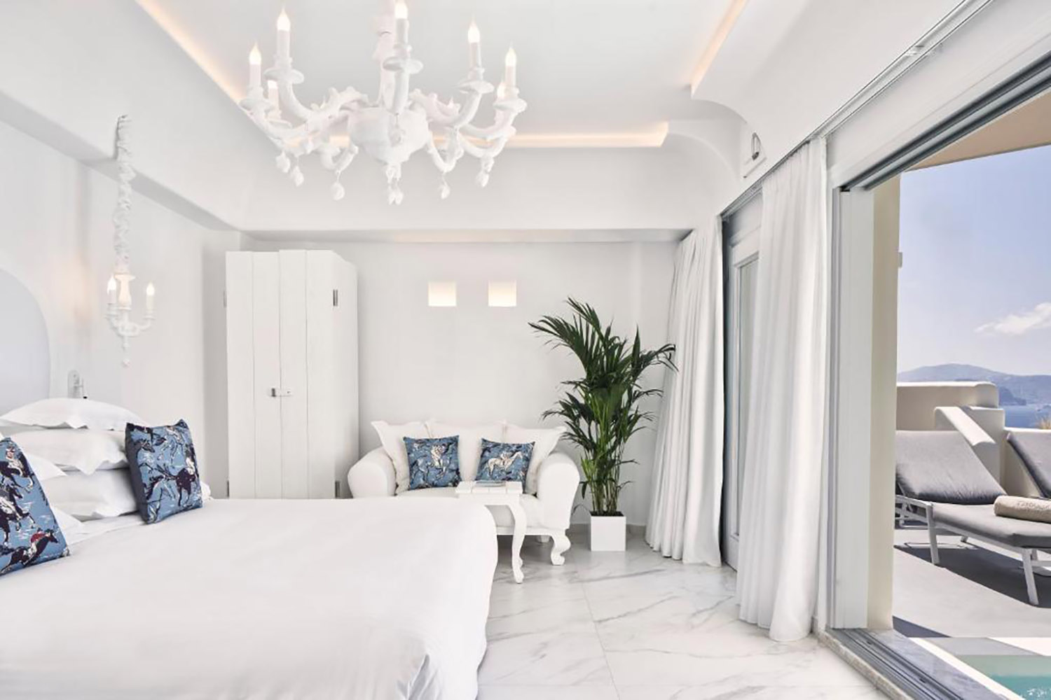 Canaves Oia Suites