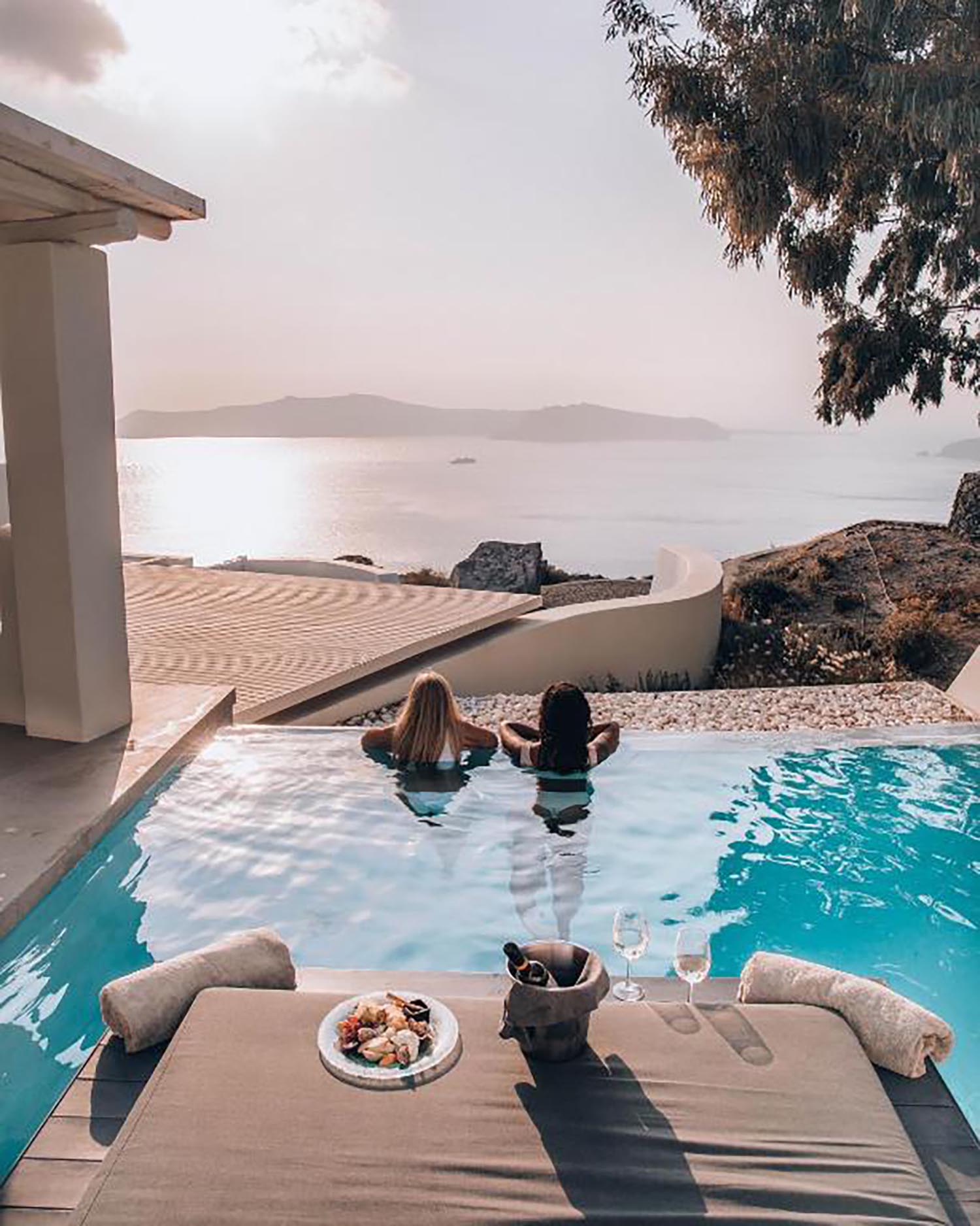 Instagrammable Holiday in Lorna Luxe's San Antonio Hotel Santorini