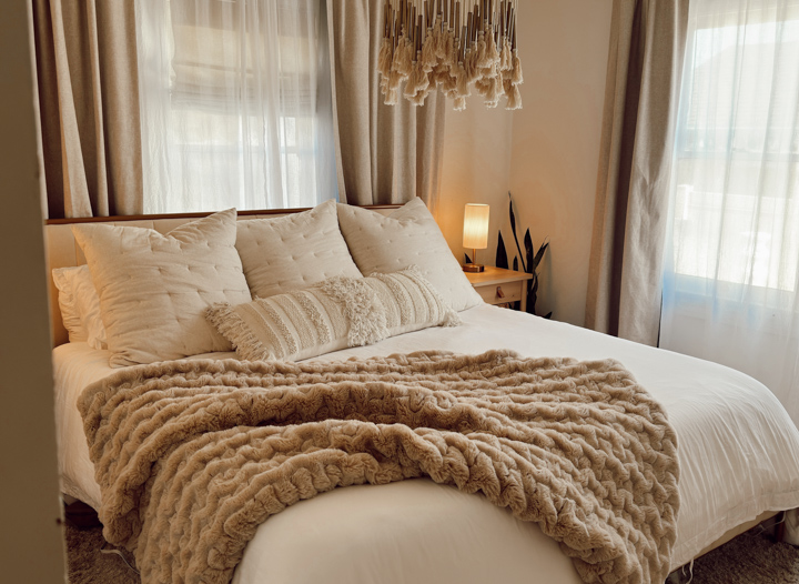 Boho Mid-Century Modern Guest Bedroom • The Blonde Abroad